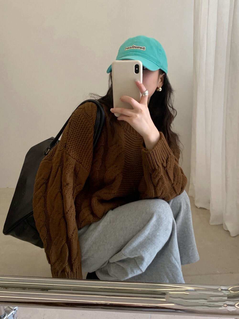 // 粗麻花圓領寬鬆毛衣