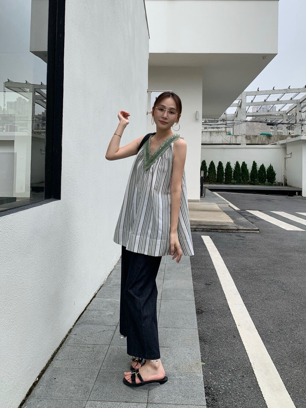 S22 / 拼接木耳邊間條背心+設計感褲腳直筒牛仔褲套裝