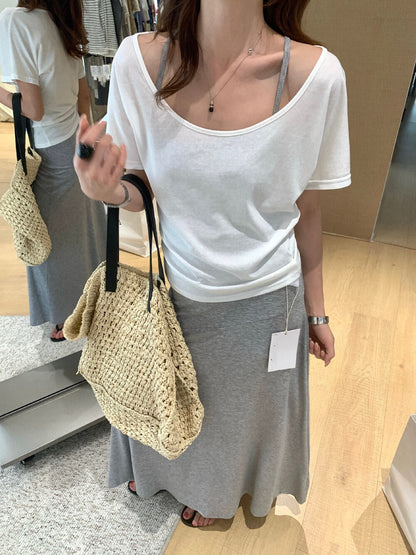 // 天絲超親膚大U領慵懶TEE