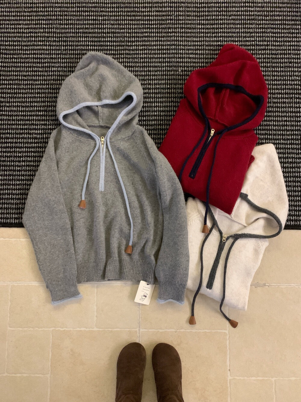 // 30%raccoon撞色邊連帽毛衣