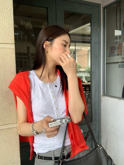 // 極簡風lyocell半鈕扣遮肩背心