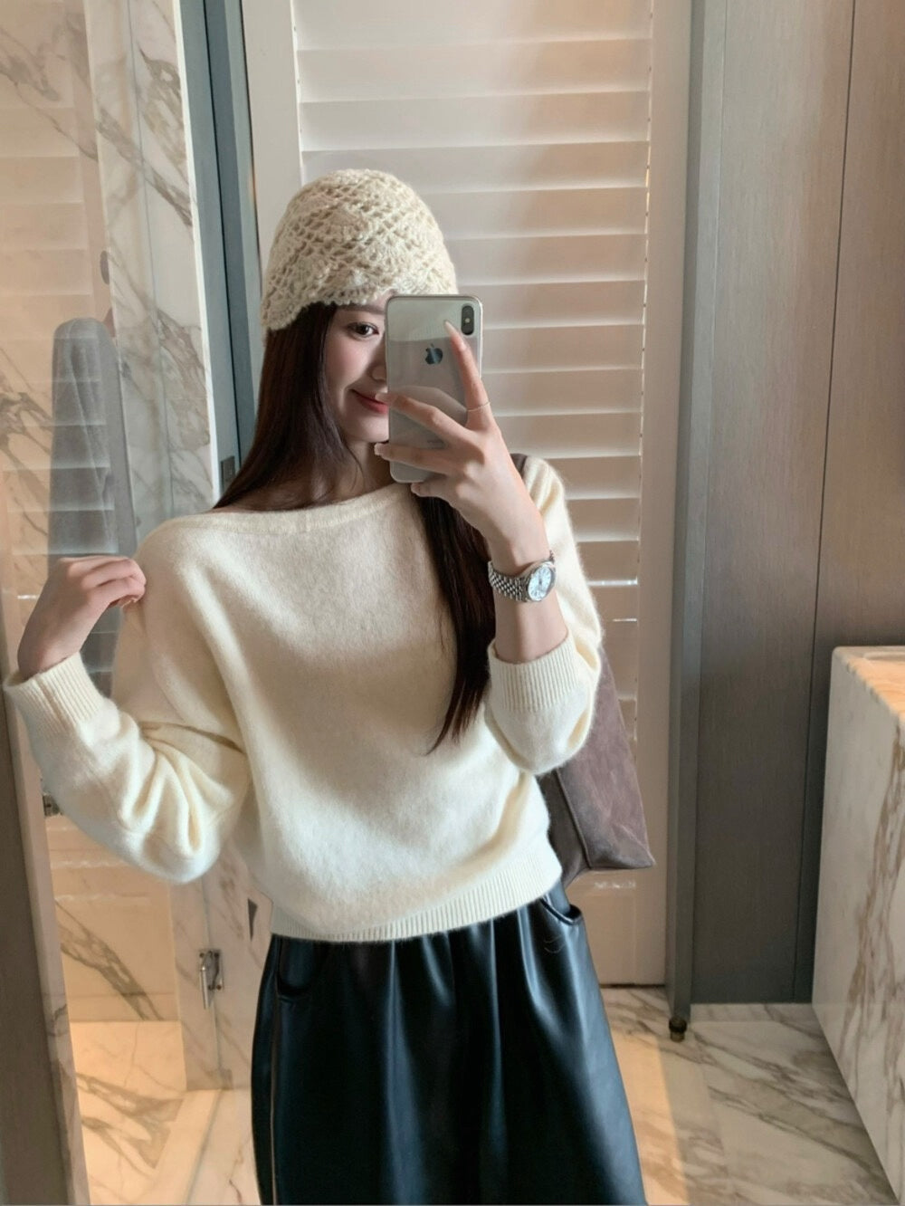 // 50%alpaca鈕扣設計斜領露肩NT