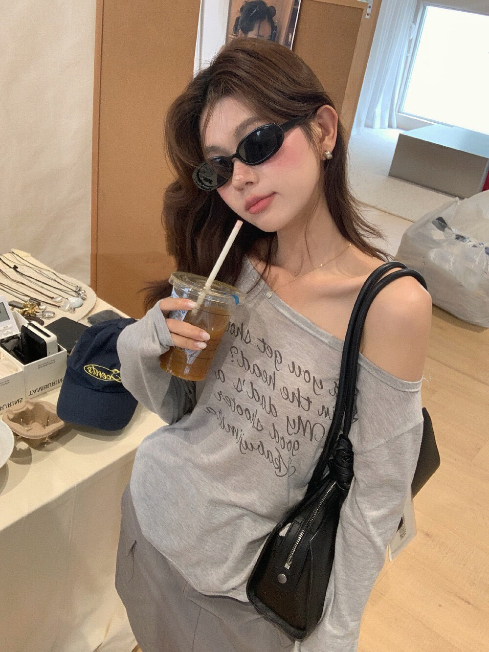 // 可斜肩2ways字母薄長袖TEE