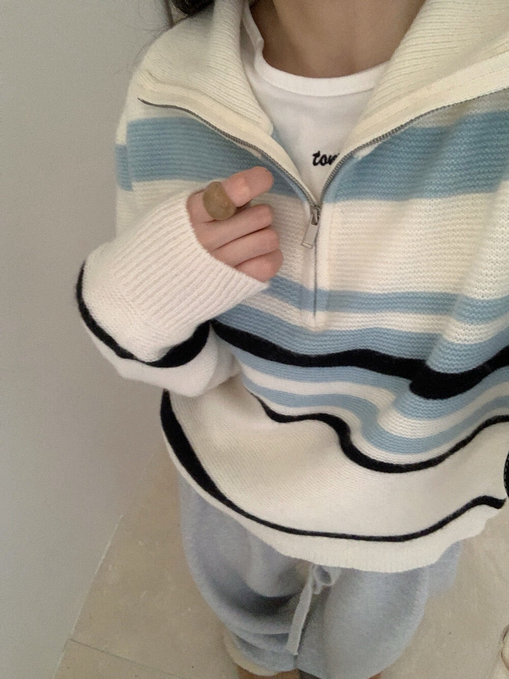 // 100%wool復古感拼間半拉鍊立領毛衣