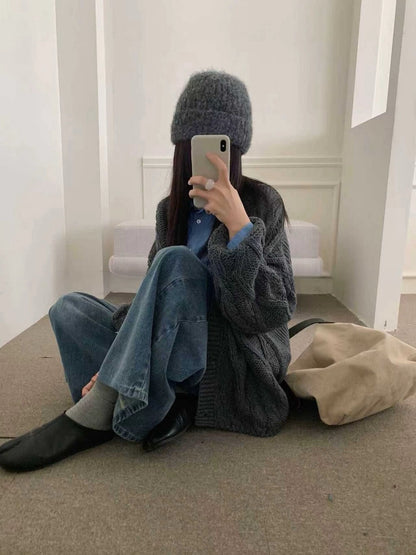 // 復古感V領重工麻花中長CD