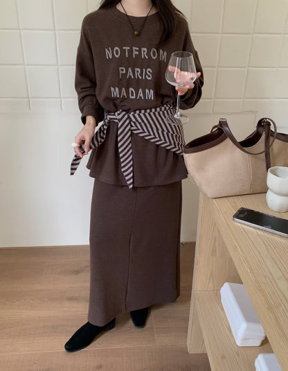 // 刺繡字母寬鬆TEE+半裙套裝(連披肩)