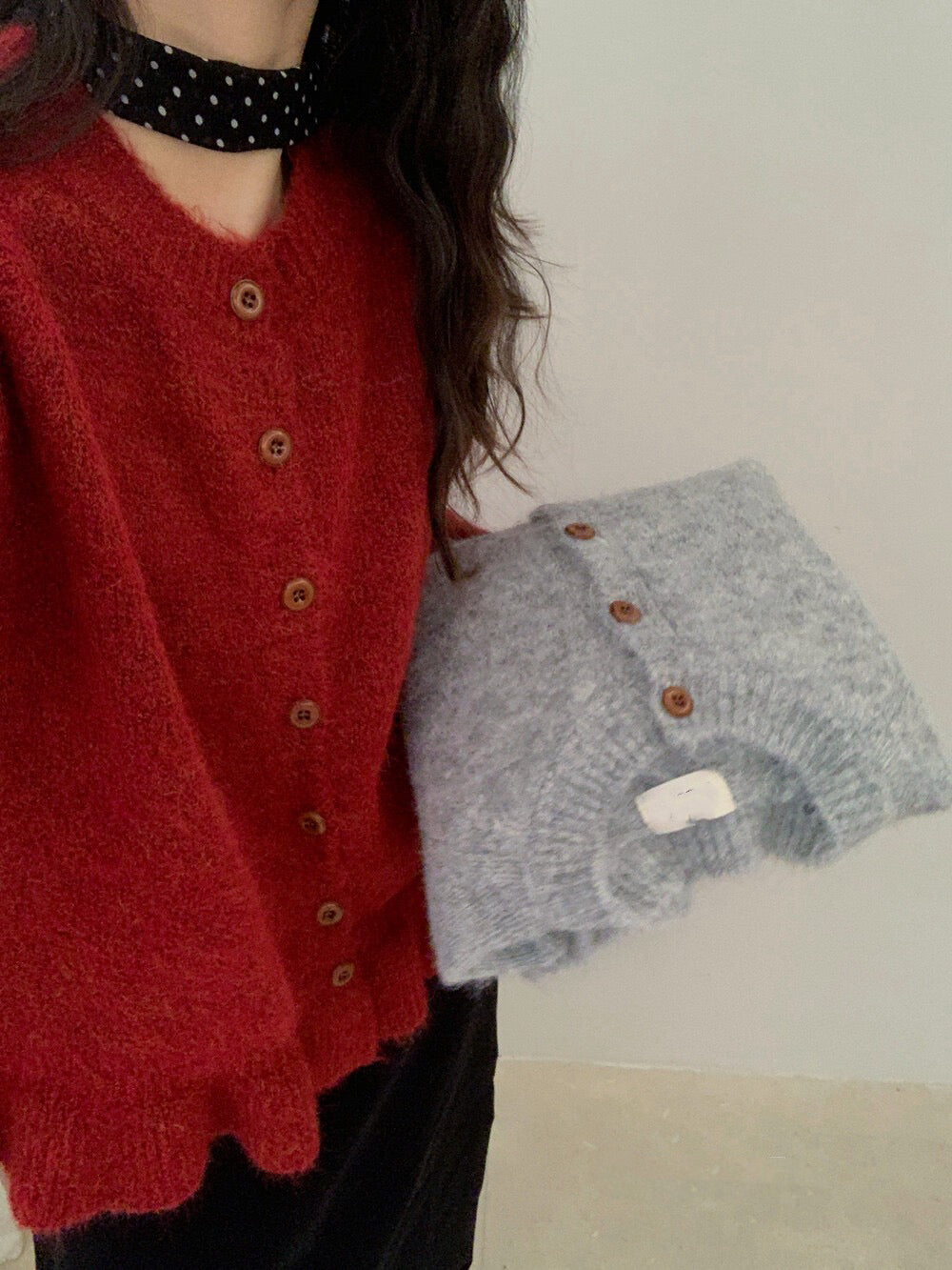 // 8%綿羊毛荷葉花邊腳排扣毛衣