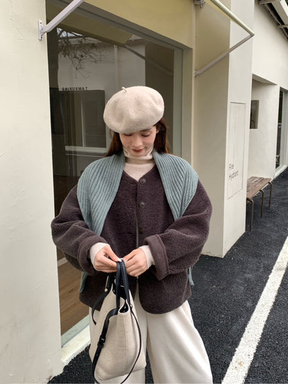 // 連披肩弧邊羊羔毛外套