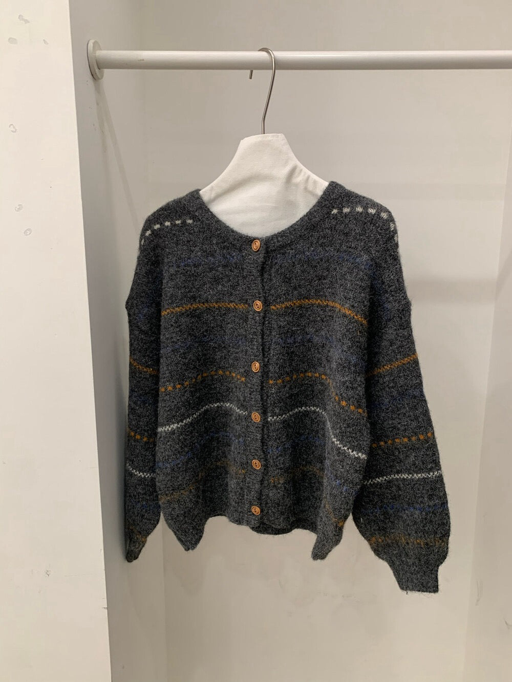 // 彩色鈎花線圓領CD