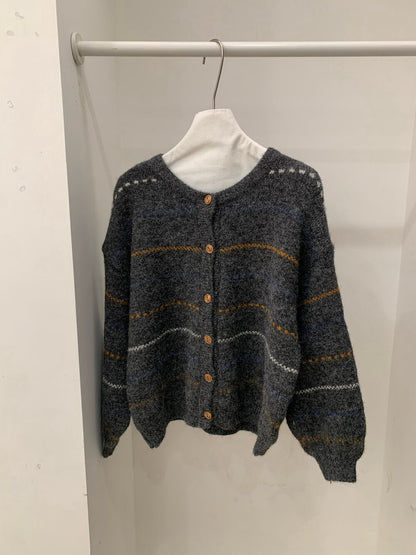 // 彩色鈎花線圓領CD