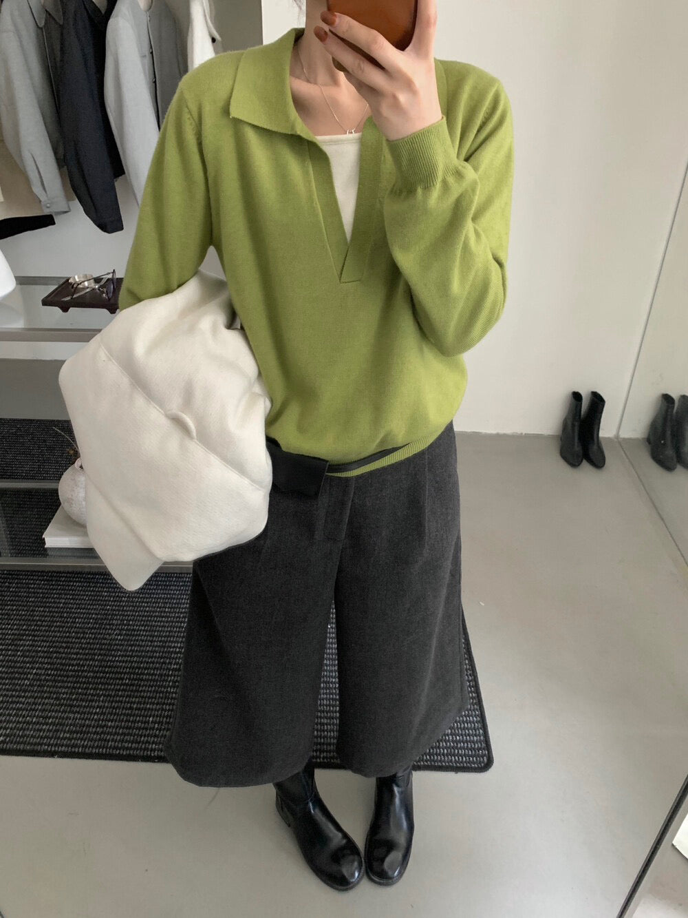 // 自帶造型假兩件小v翻領NT