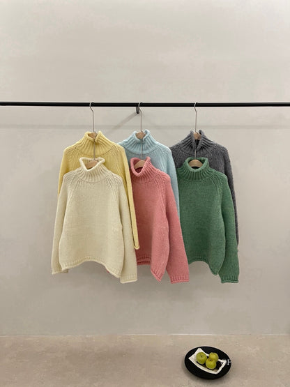 // 12%alpaca顏色超美的軟糯粗棒針卷邊高領毛衣