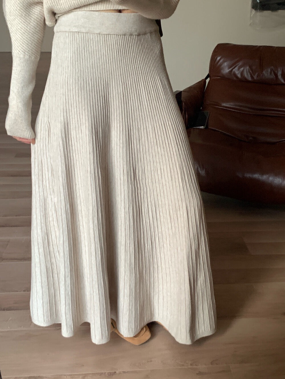 // 可前後穿小半領毛衣+褶褶針織裙套裝