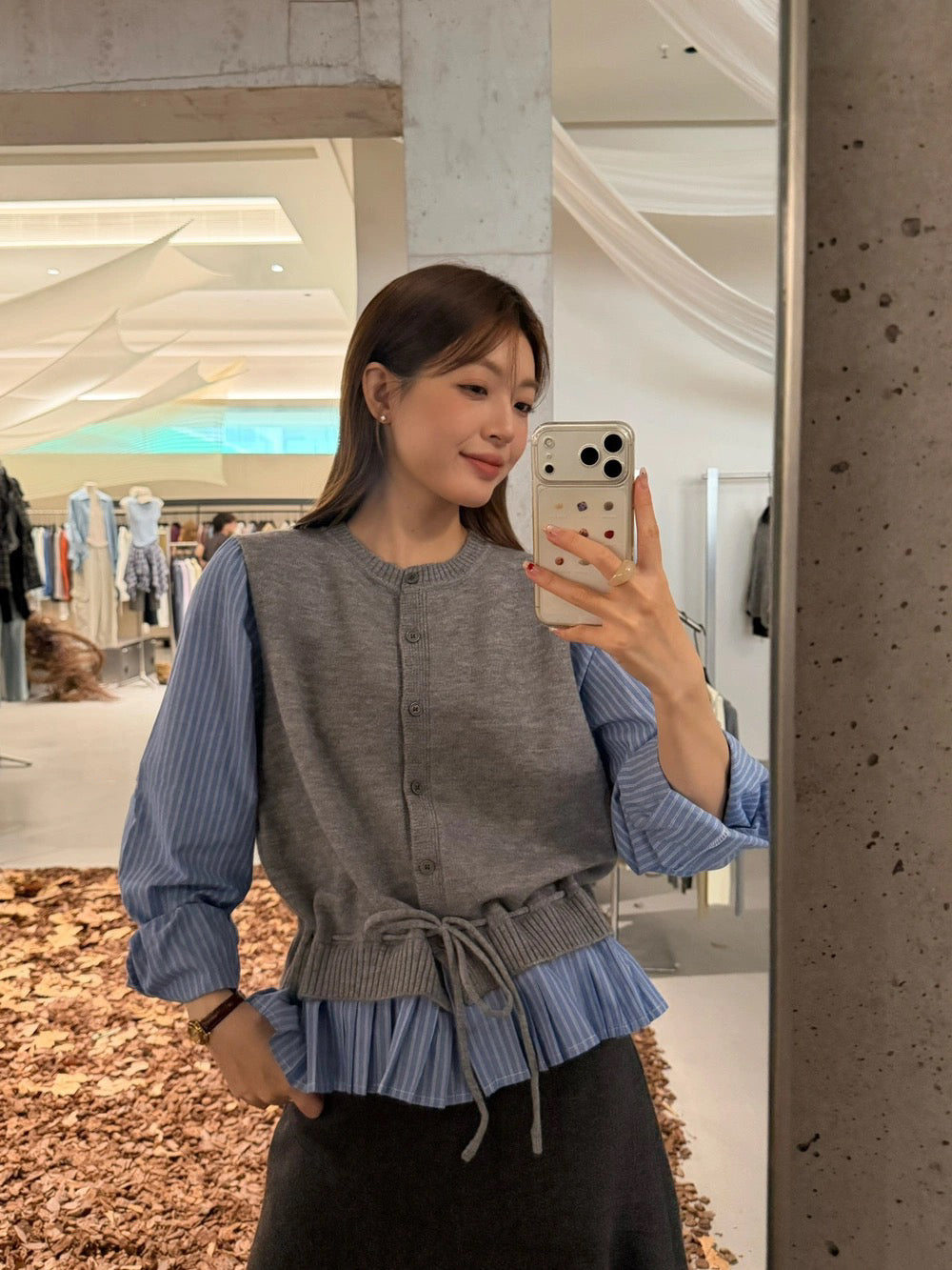 C28 / 假兩件拼接間條恤衫百褶腳針織外套