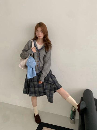 // 18%羊毛撞色鎖邊牛角鈕CD