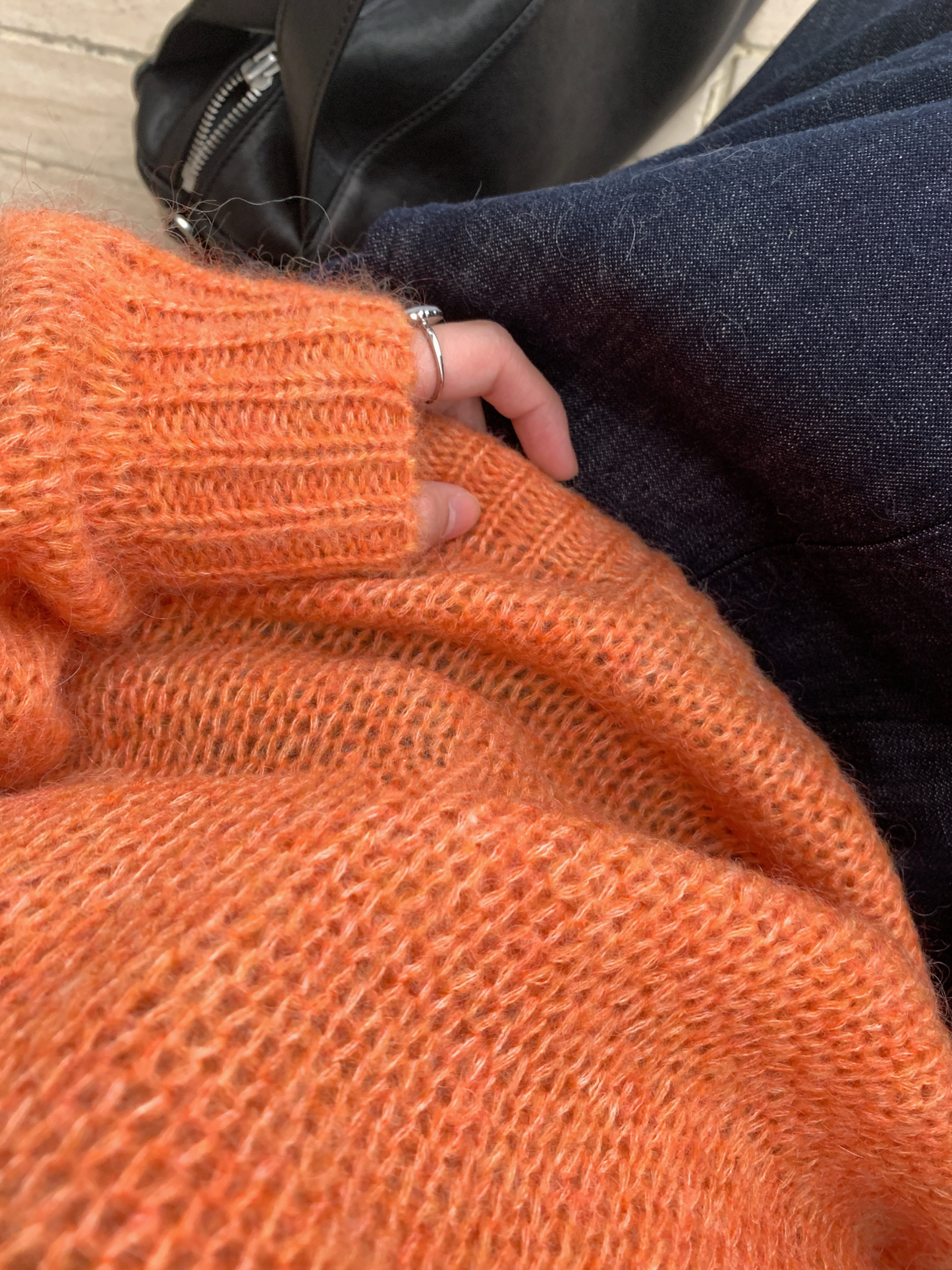 // 慵懶感滿滿V領針織毛衣