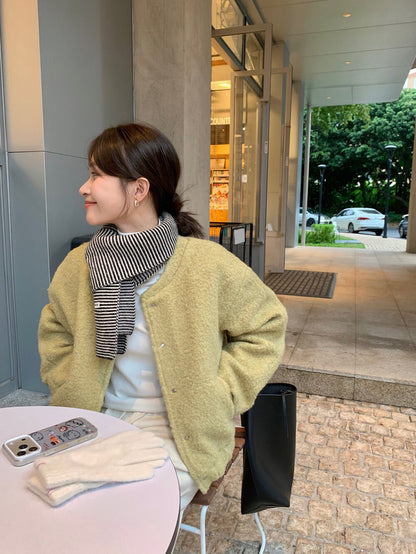 // 後貼標羊羔毛圓領夾棉外套