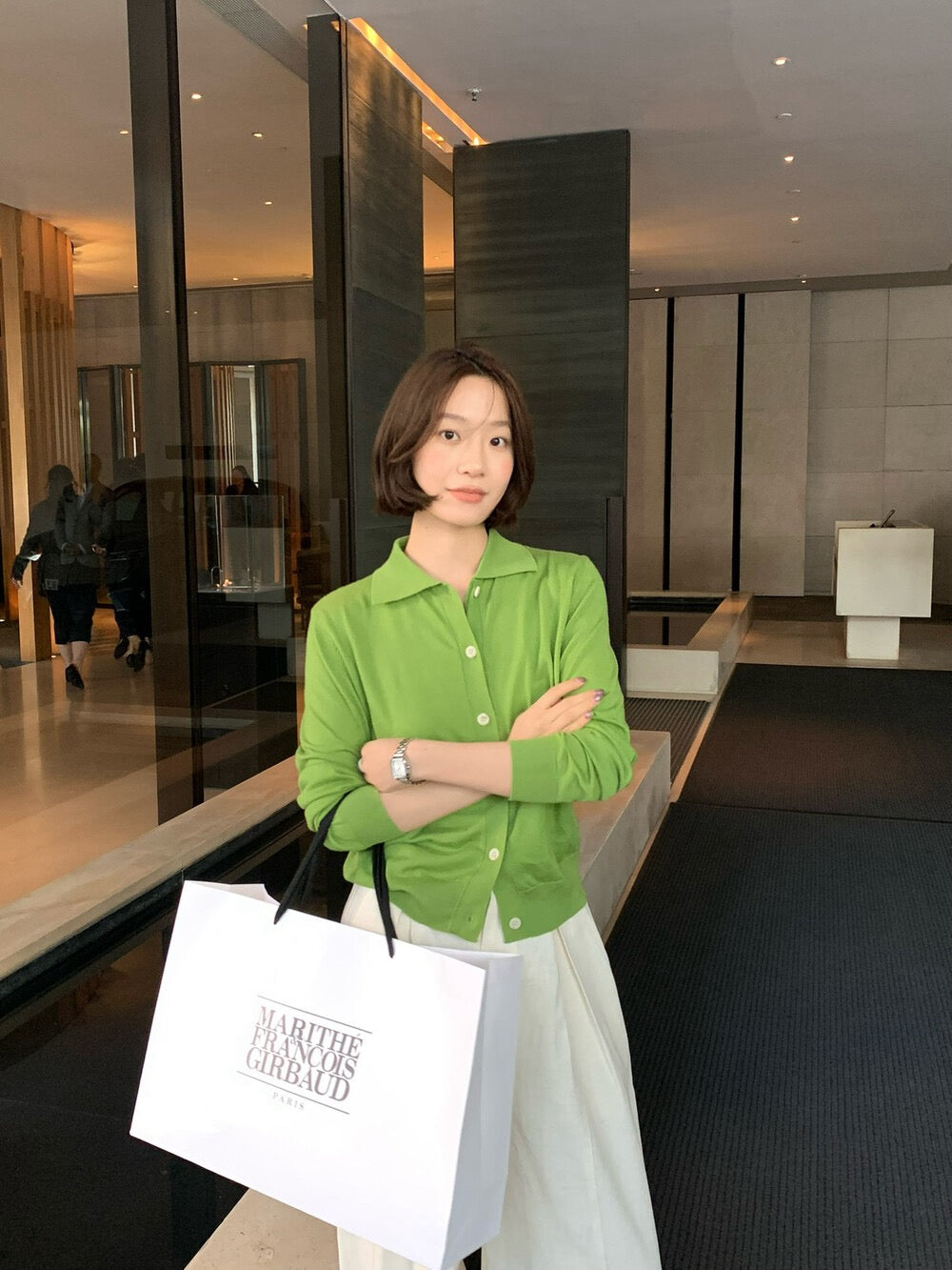 // 簡約風翻領排扣針織上衣