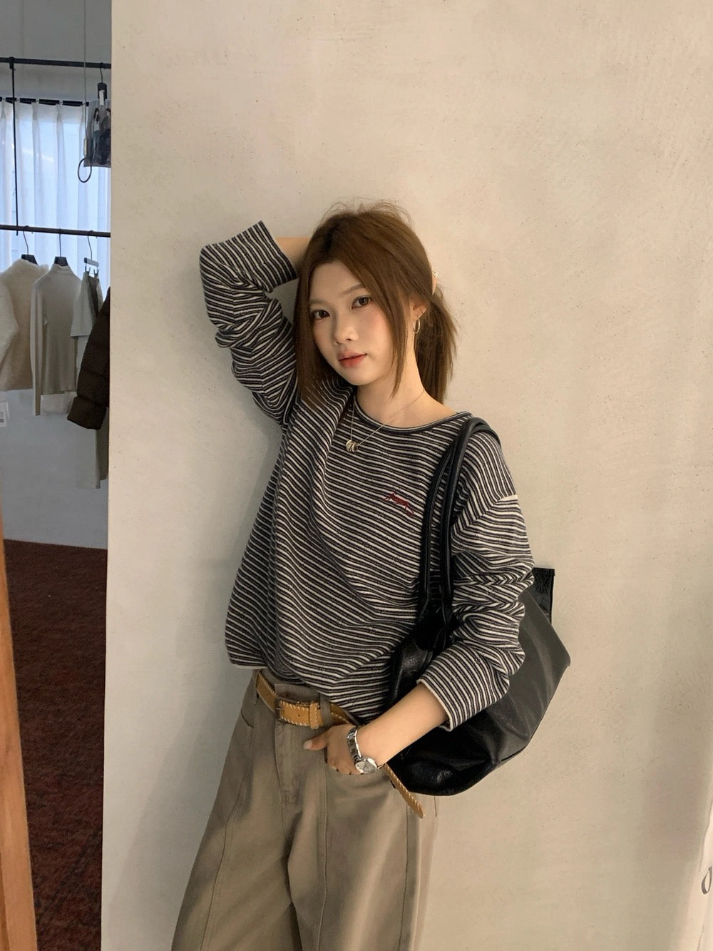 B277 / 小刺繡細間條撞色圓領針織上衣(11%羊毛)
