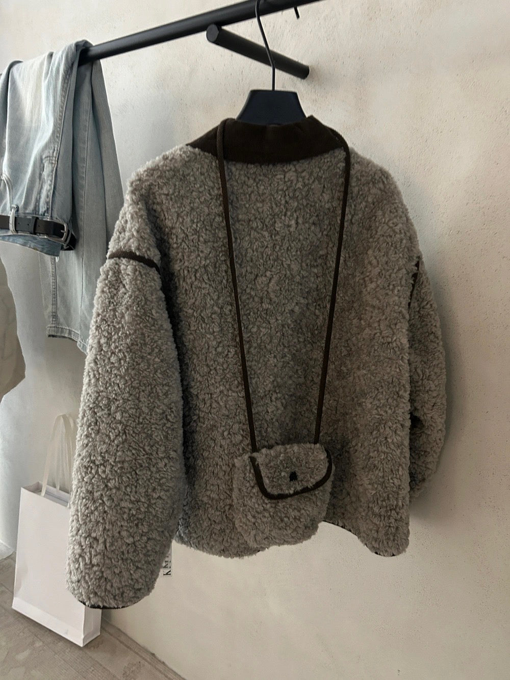 J64 / 拼接燈芯絨領包邊毛絨絨外套(連袋仔)