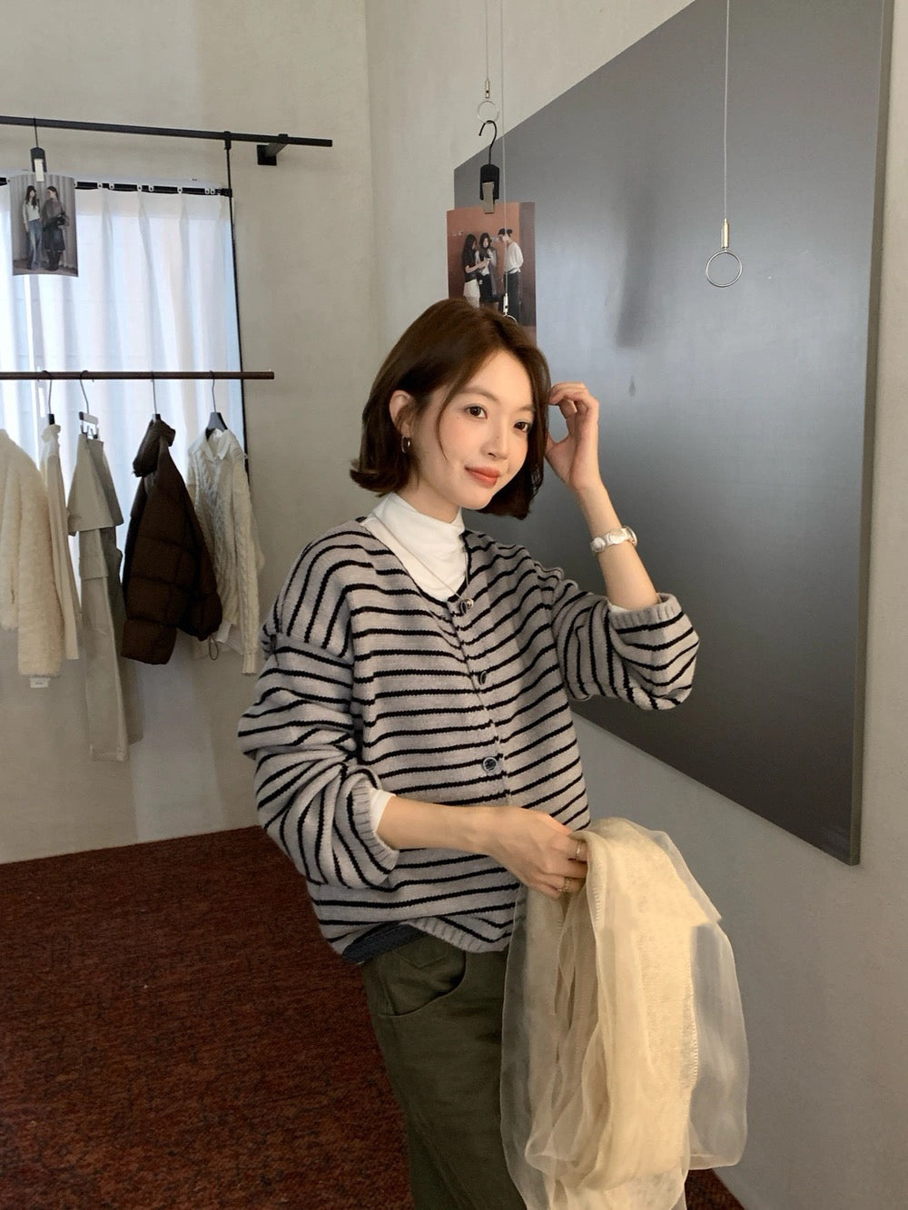 C97 / 軟糯感圓領間條針織外套