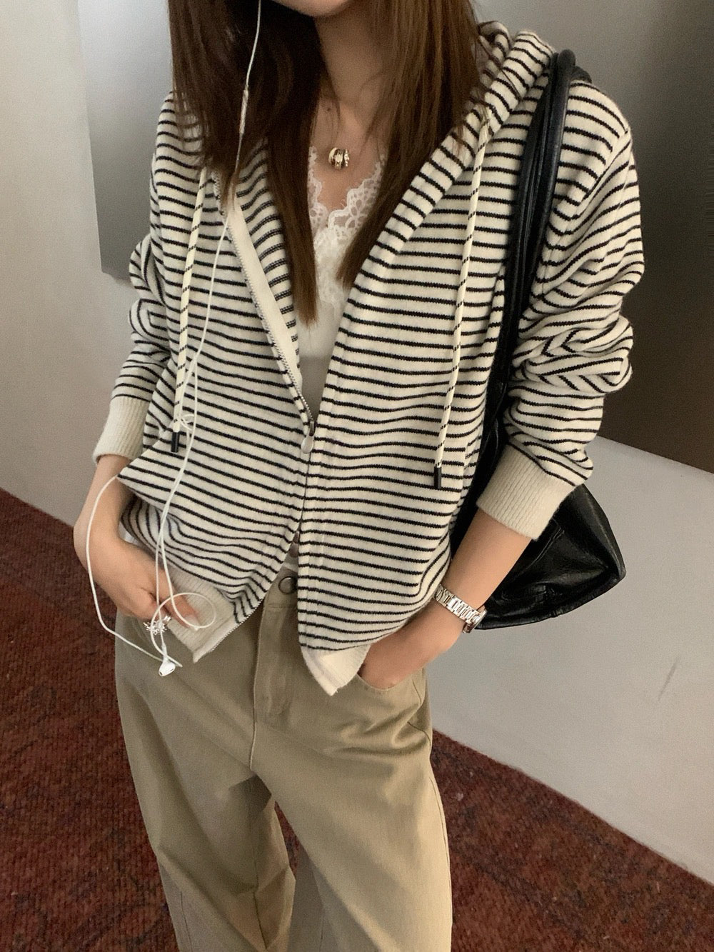 C98 / 休閒簡約連帽間條針織拉鍊外套
