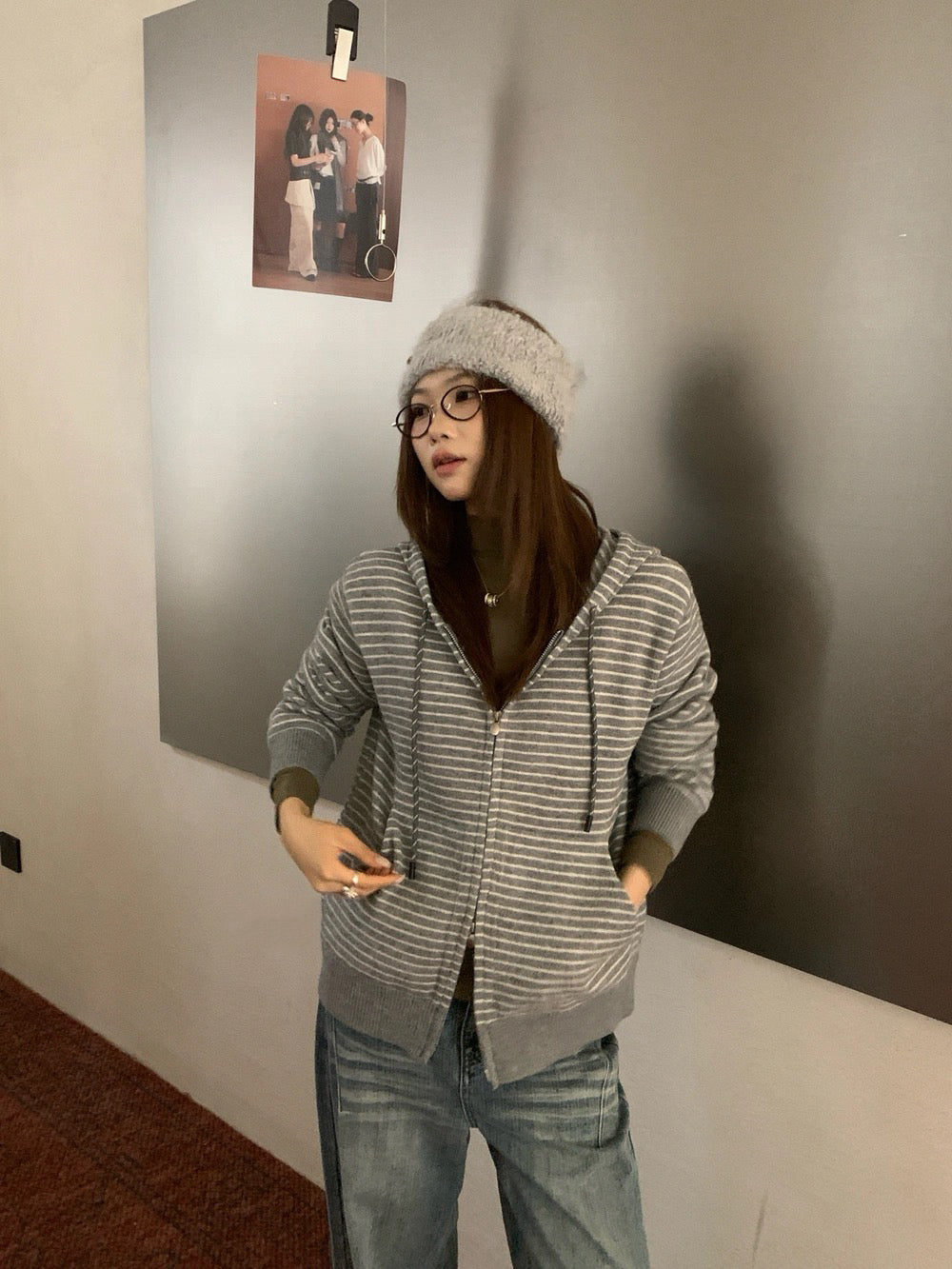 C98 / 休閒簡約連帽間條針織拉鍊外套