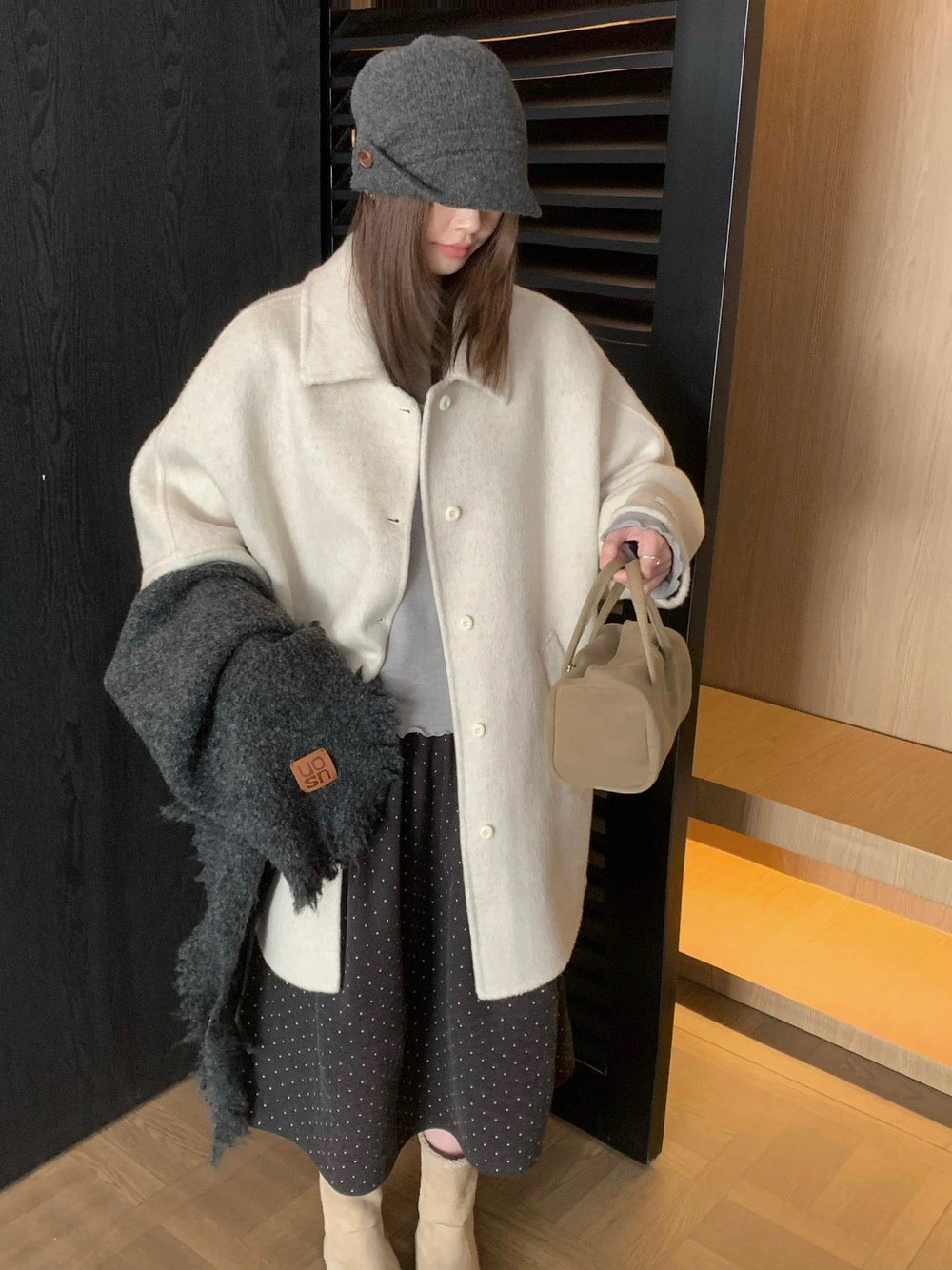 J72 / 溫柔落肩翻領排扣中長手工羊毛外套(10%alpaca+90%wool)