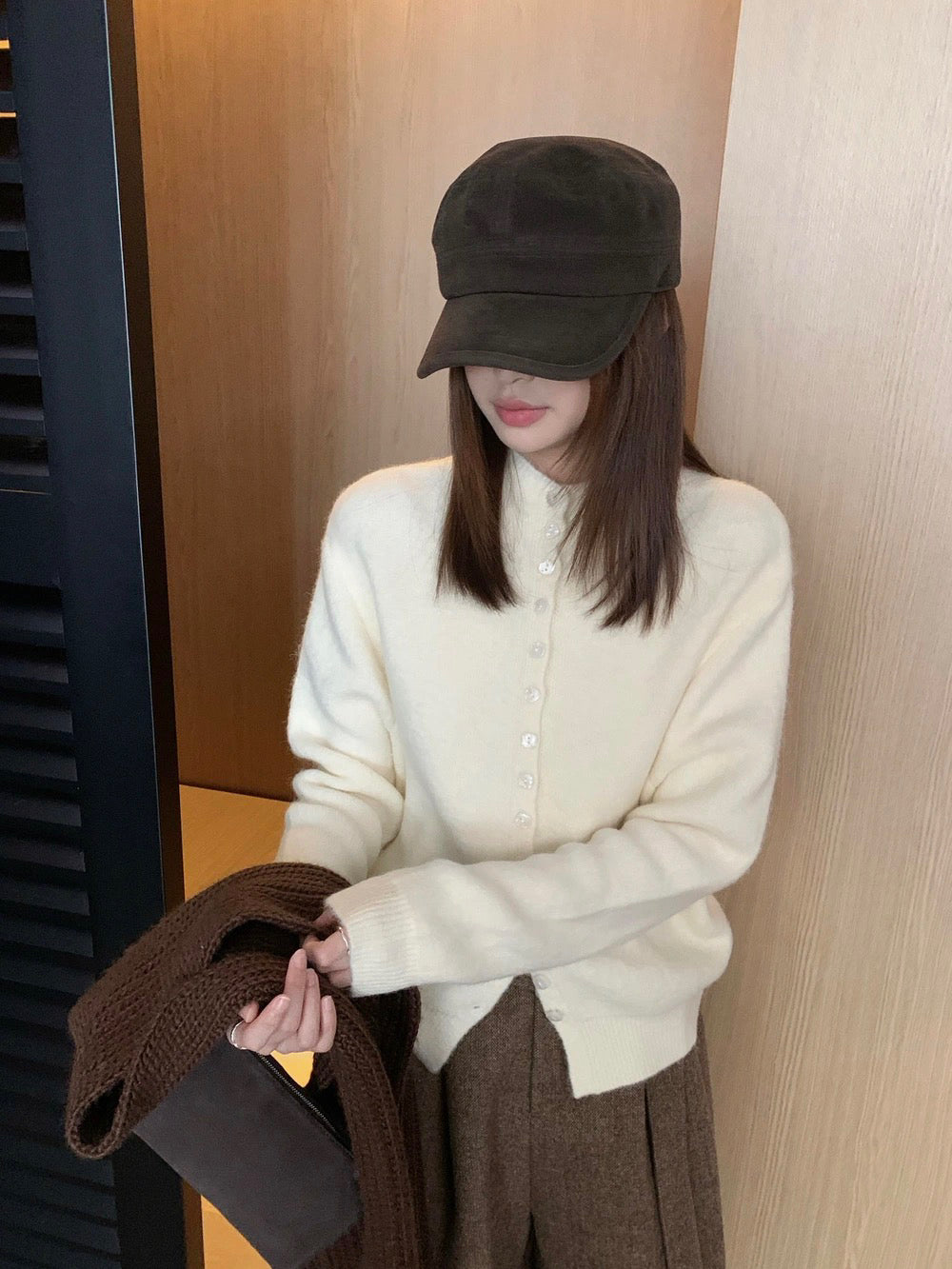 C110 / 軟糯半高領排扣針織外套(5%兔毛)