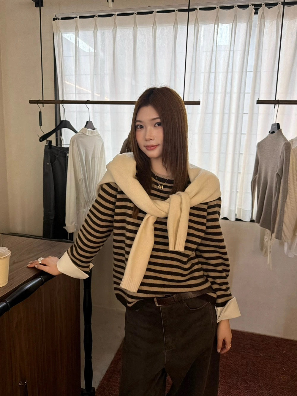 B304 / 休閒老錢風拼接反袖間條圓領針織上衣