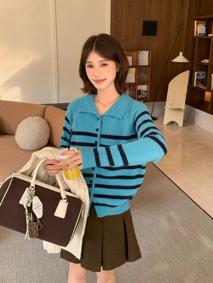 B309 / 撞色間條落肩翻領排扣針織上衣(45%wool)